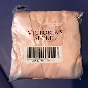Robe - Victoria’s Secret